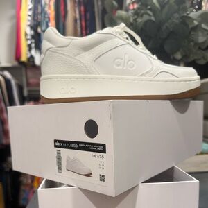 Alo x 01 Classic Sneakers Natural White/Gum Unisex M6 W7.5 - New In Box